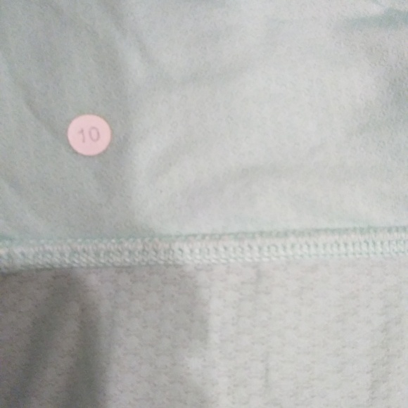 Lululemon Tank Top "Take Me" with Pull-tie Bottom String Sz 10 - Picture 12 of 12